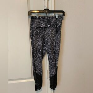 Lululemon Crop Mesh Leggings size 4